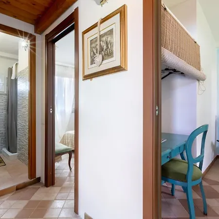 Stunning W/ Swimmping Pool&private Parking! Apartment San Priamo