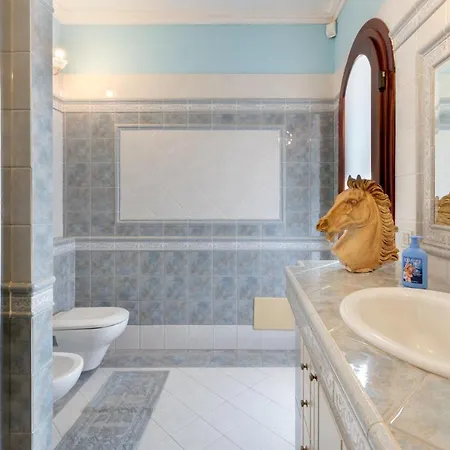 Apartment Stunning W/ Swimmping Pool&private Parking! San Priamo