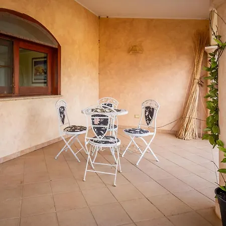 Stunning W/ Swimmping Pool&private Parking! Apartment San Priamo