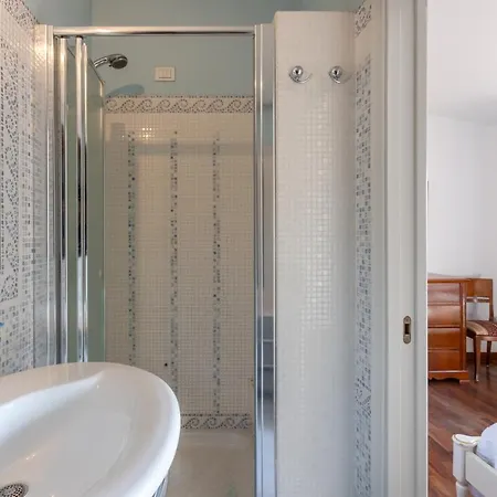 Apartment Stunning W/ Swimmping Pool&private Parking! San Priamo
