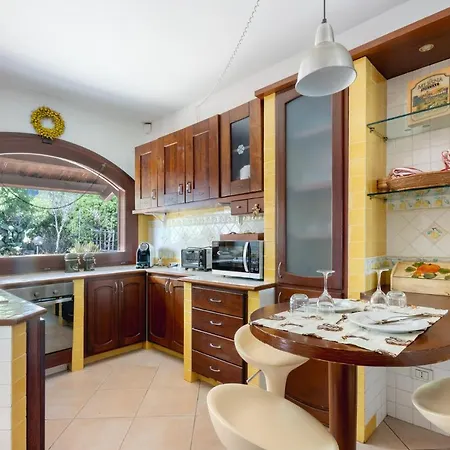 Stunning W/ Swimmping Pool&private Parking! *