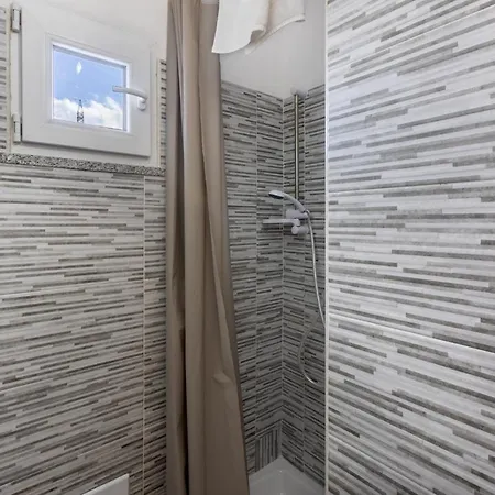 Apartment Stunning W/ Swimmping Pool&private Parking!