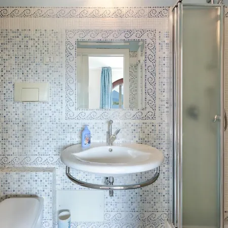 Apartamento Stunning W/ Swimmping Pool&private Parking!