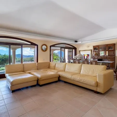 Stunning W/ Swimmping Pool&private Parking! Apartamento *