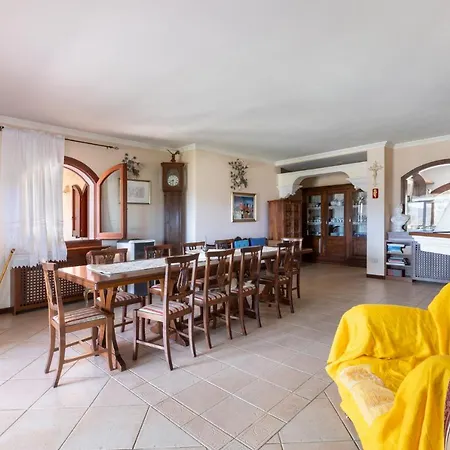 Stunning W/ Swimmping Pool&private Parking! San Priamo