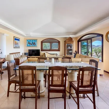 Stunning W/ Swimmping Pool&private Parking! *