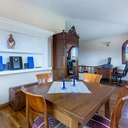 Stunning W/ Swimmping Pool&private Parking! Apartment *